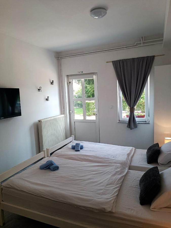 Studio Apartman Brletic Tounj Extérieur photo