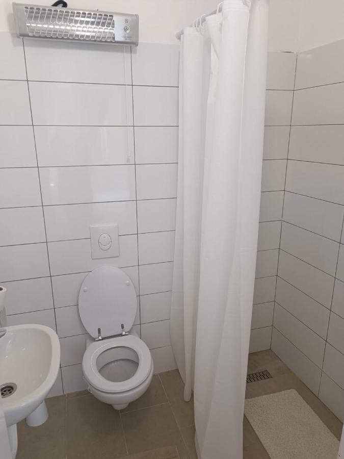 Studio Apartman Brletic Tounj Extérieur photo