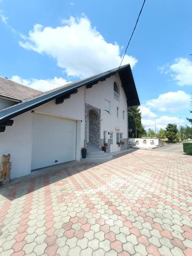 Studio Apartman Brletic Tounj Extérieur photo
